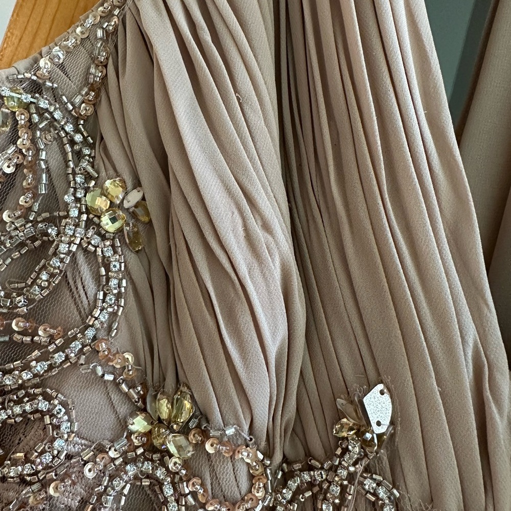 Elegant Beaded Evening Gown - Picture 5 of 7
